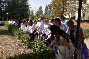 3 сентября в районном Дворце культуры прошла акция "Капля жизни", приуроченная к Дню солидарности в борьбе с терроризмом. 