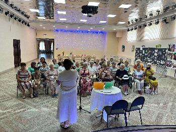 Сегодня в «Ретро-клубе 60+» МКУК «РДК» состоялась музыкально-поэтическая гостиная «Тайны сказок Пушкина».