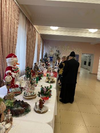 Открытие II районного конкурса декоративно-прикладного искусства «Рождественский сувенир» Открытие II районного конкурса декоративно-прикладного искусства «Рождественский сувенир»