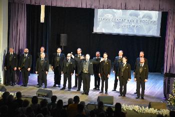 Сегодня в районном Дворце культуры состоялся концерт прославленного коллектива, #Мужского хора ART'O'DOX Воронежской филармонии.